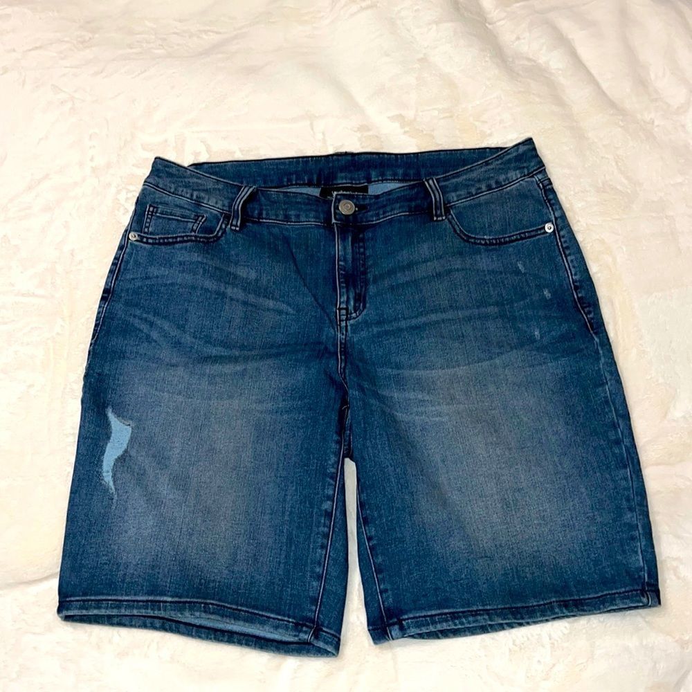 𝅺bermuda Shorts